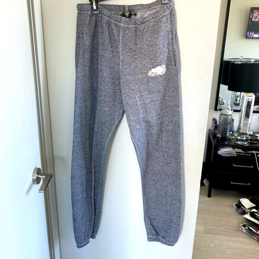 Grey roots sweatpants
